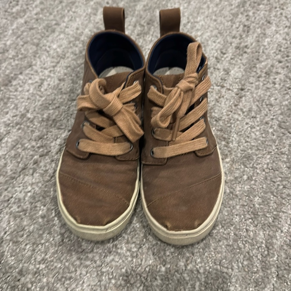 Little Boys TOMS sneaker boots size 13